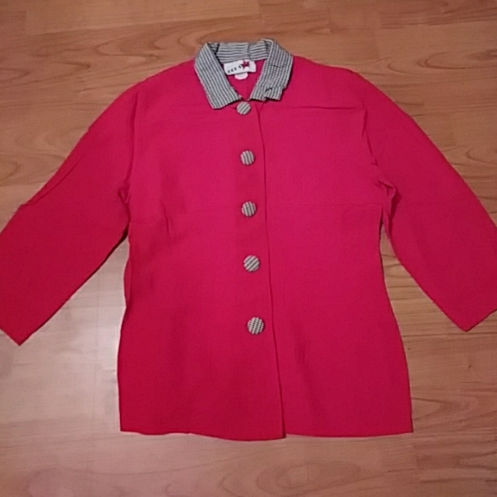 NWOT BRAND NEW buttoned top